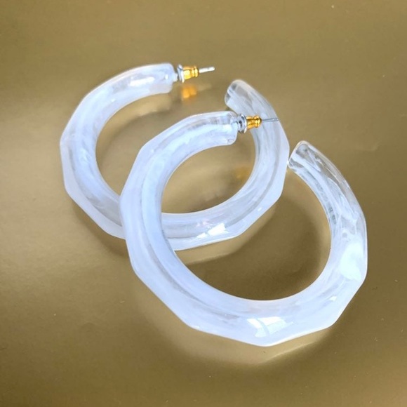 NEW Hoop Earrings in Milky White NEW NWT - Picture 1 of 4